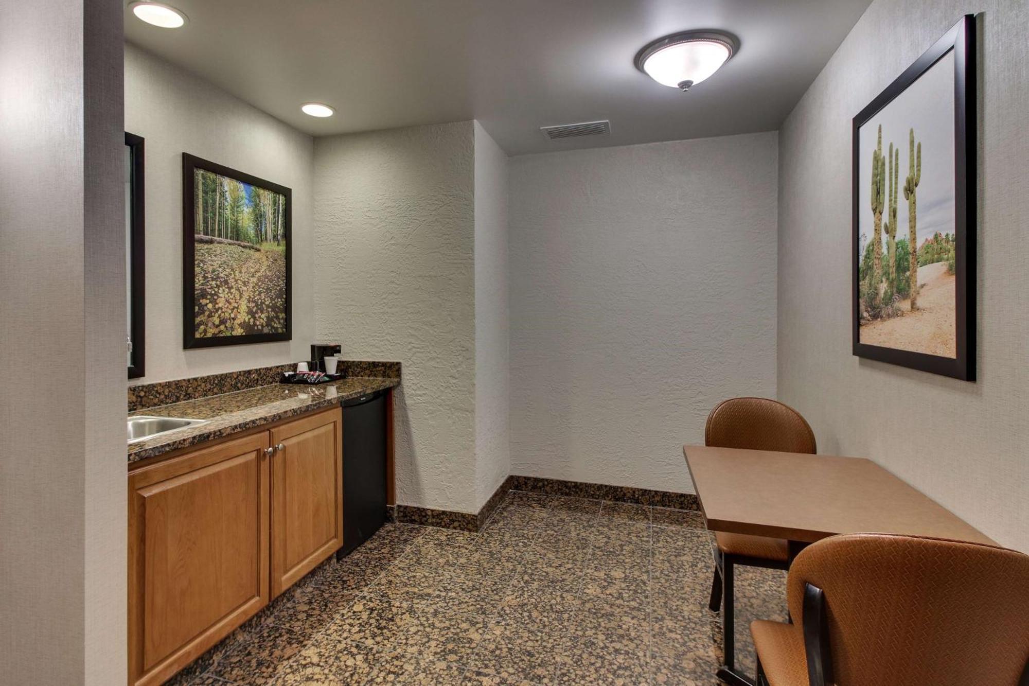 Drury Inn & Suites Phoenix Happy Valley Exteriör bild